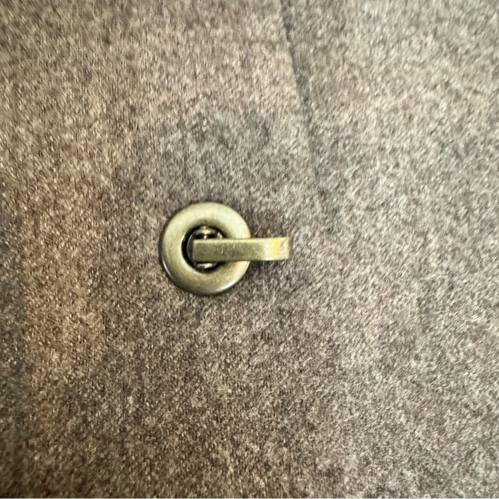 Talbots petite 100% Italian wool suit - Picture 6 of 15